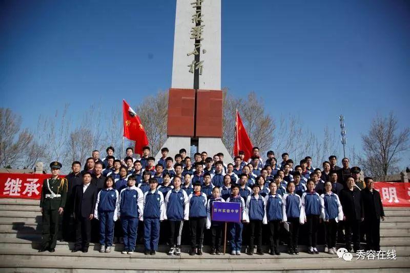 逃离快乐小镇